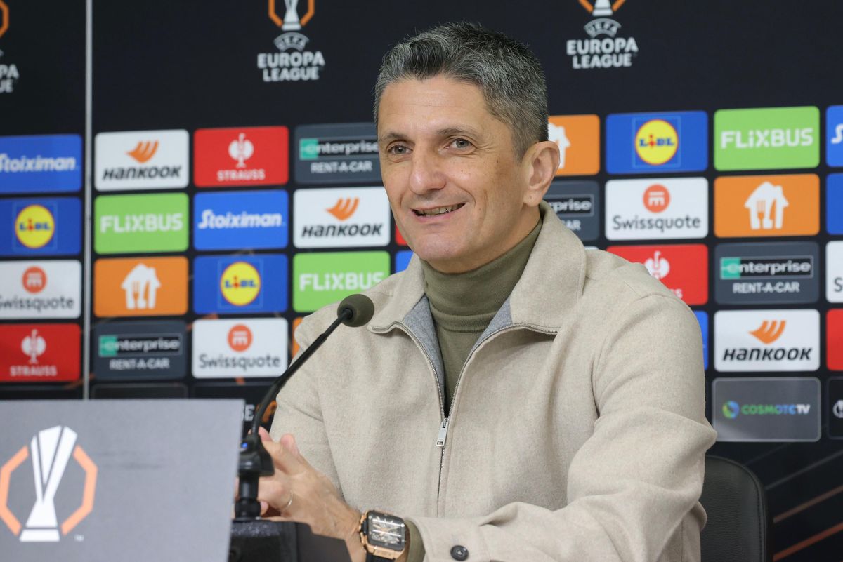 Accesoriile de 60.000 de euro pe care Răzvan Lucescu le-a adus la conferință, înainte de PAOK - FCSB