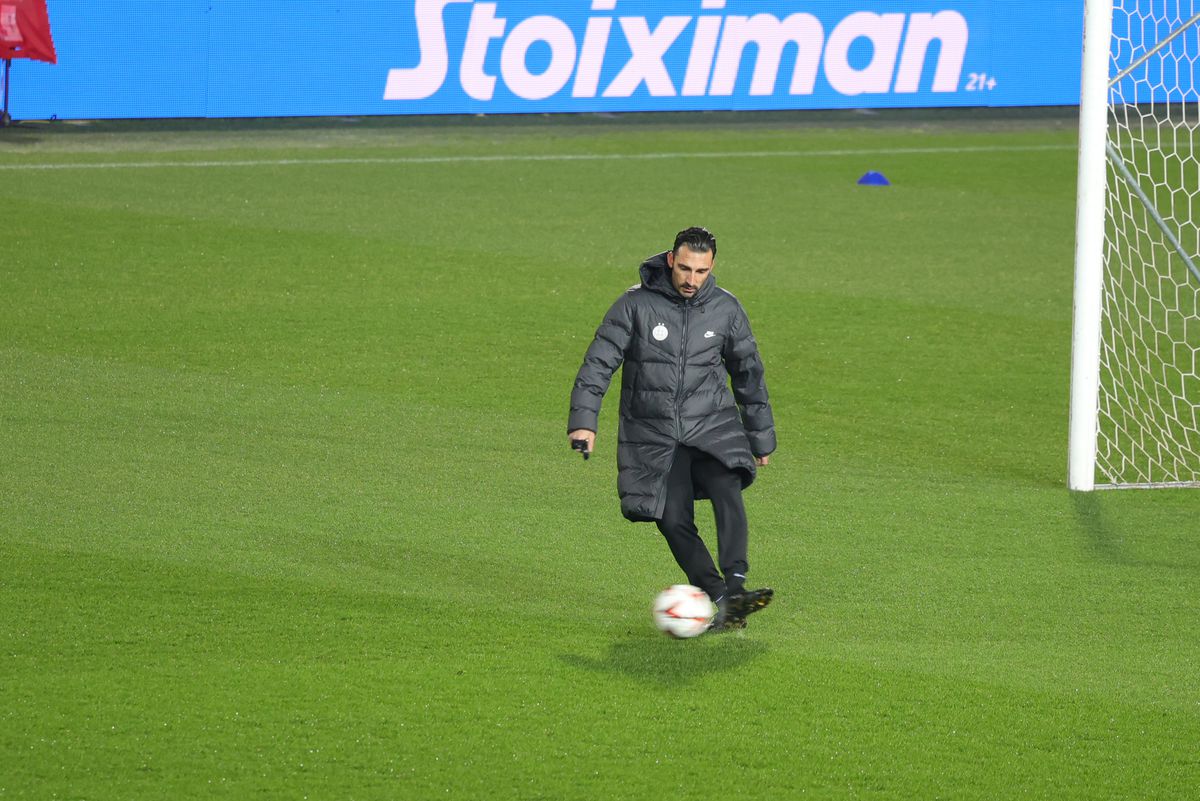 5 detalii de la antrenamentul FCSB » Elias Charalambous iritat, Miculescu apt pentru PAOK, s-a integrat Jordan Gele?