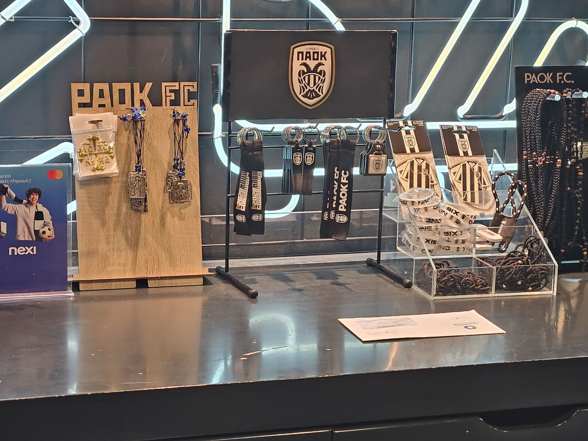 Magazin oficial PAOK Salonic și detalii despre Răzvan Lucescu