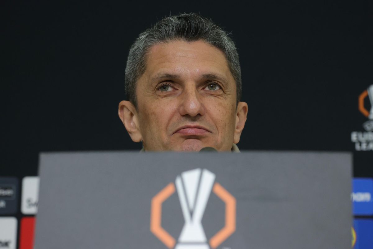 Accesoriile de 60.000 de euro pe care Răzvan Lucescu le-a adus la conferință, înainte de PAOK - FCSB