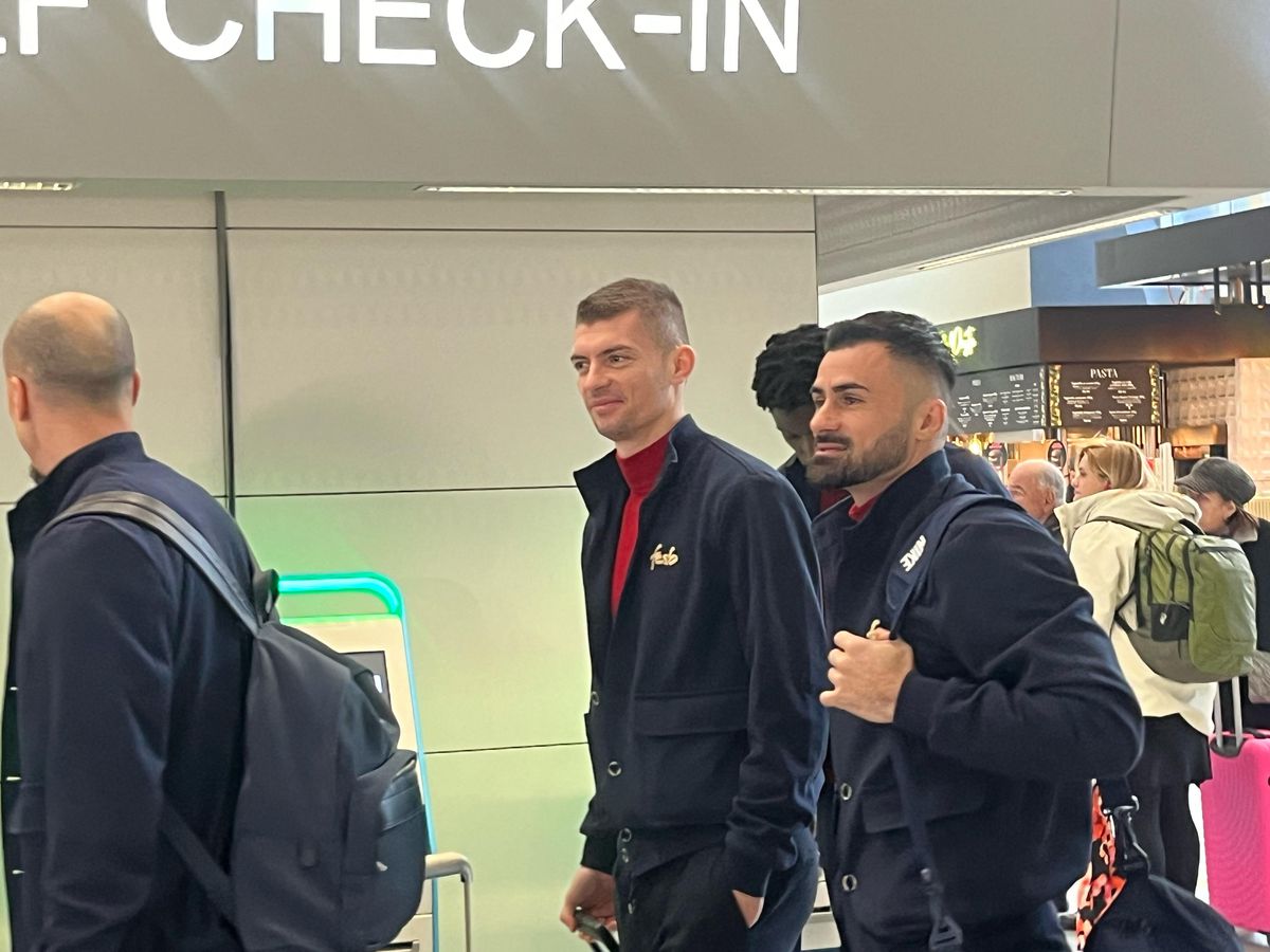 Campioana FCSB a decolat spre Salonic: 6 jucători lăsați acasă + Nelipsita Teodora Stoica a apărut cu un accesoriu neobișnuit în aeroport