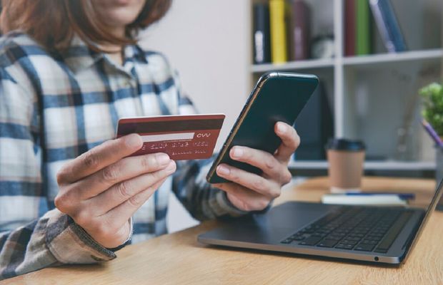 Beneficii cont curent pentru profesii liberale. Iată ce impact are asupra dezvoltarii profesionale