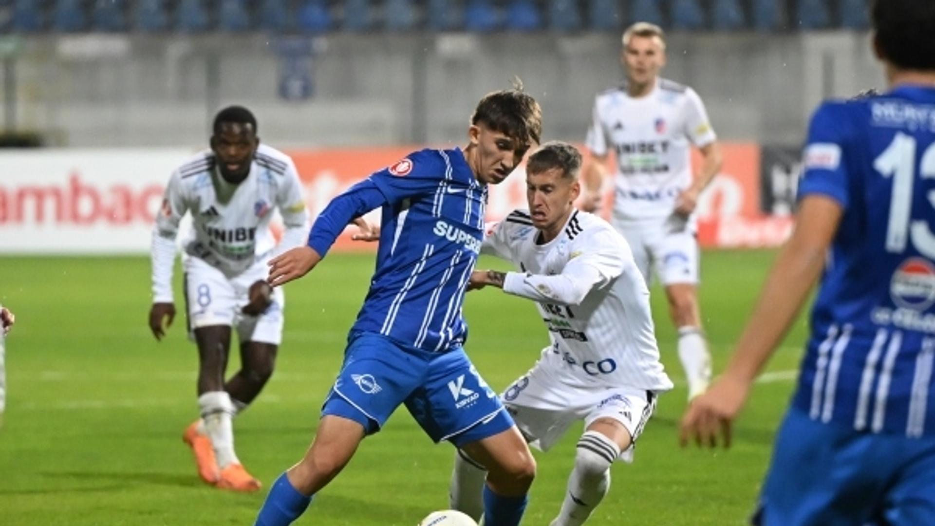 Echipa de juniori Farul Constanța pe teren în meciul din Cupa României juniori, pregătindu-se pentru calificare în Superliga fotbal. | sursa foto: Gazeta Sporturilor