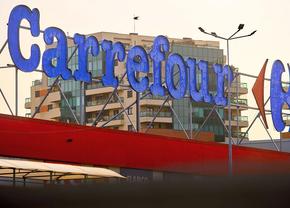 Sponsorul echipei din România cumpără lanțul Carrefour: 823 de milioane de euro