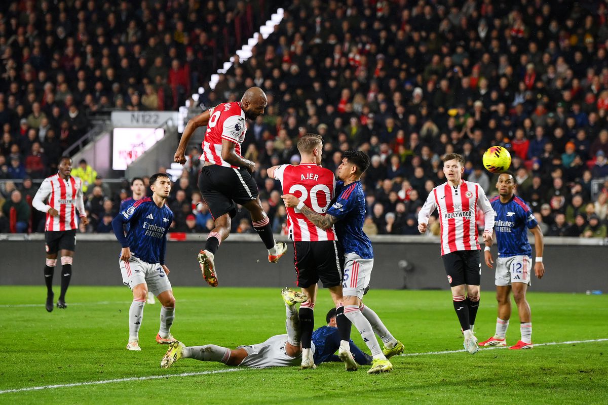 Arsenal se încurcă, City se apropie! Avantaj tot mai fragil pentru „tunari” în fruntea Premier League