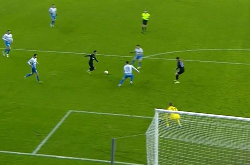 David Popa l-a învins pe Isenko cu un șut puternic, la scurt