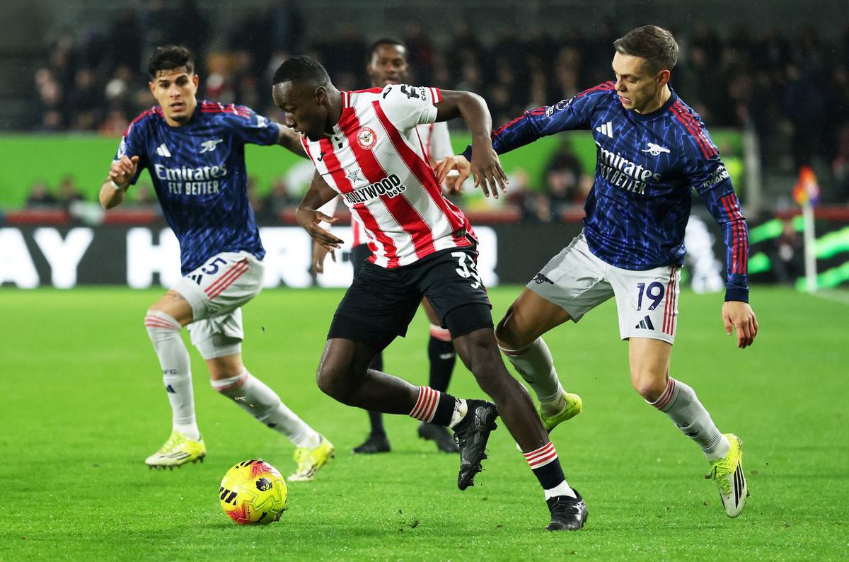 Arsenal se încurcă, City se apropie! Avantaj tot mai fragil pentru „tunari” în fruntea Premier League