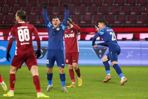 Adrian Sîrbu, sărbătorind golul cu CFR // sursă foto: Instagram @ fcmetaloglobus