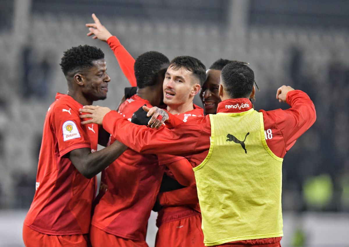 Dinamo se califică în „sferturile” Cupei României, după o victorie de control cu Hermannstadt » Traseu excelent pentru „câini” până în semifinale