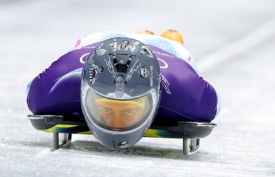 Un sportiv ucrainean a fost descalificat de la Jocurile Olimpice de iarnă din cauza căștii sale