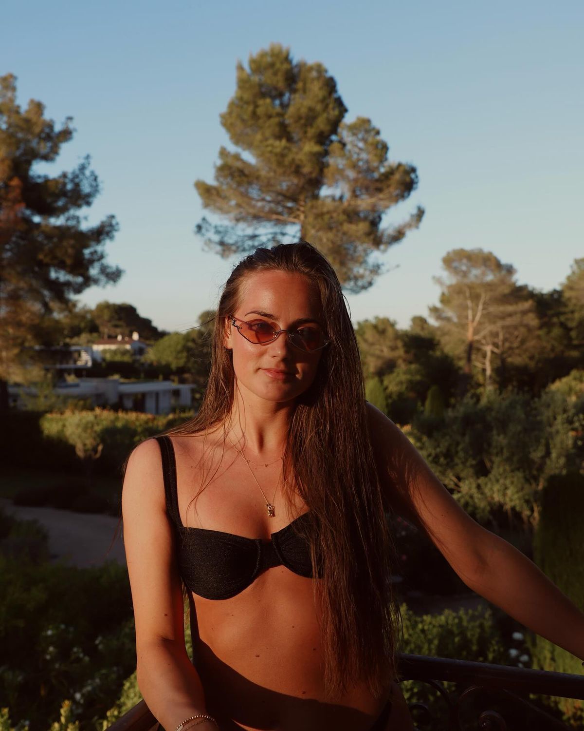 Estelle Bergkamp, fiica legendarului Dennis Bergkamp, viitoarea soție a lui Donny van de Beek