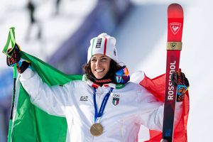 Italianca Federica Brignone, aur la Super-G, după o cursă marcată de ceață și abandonuri
