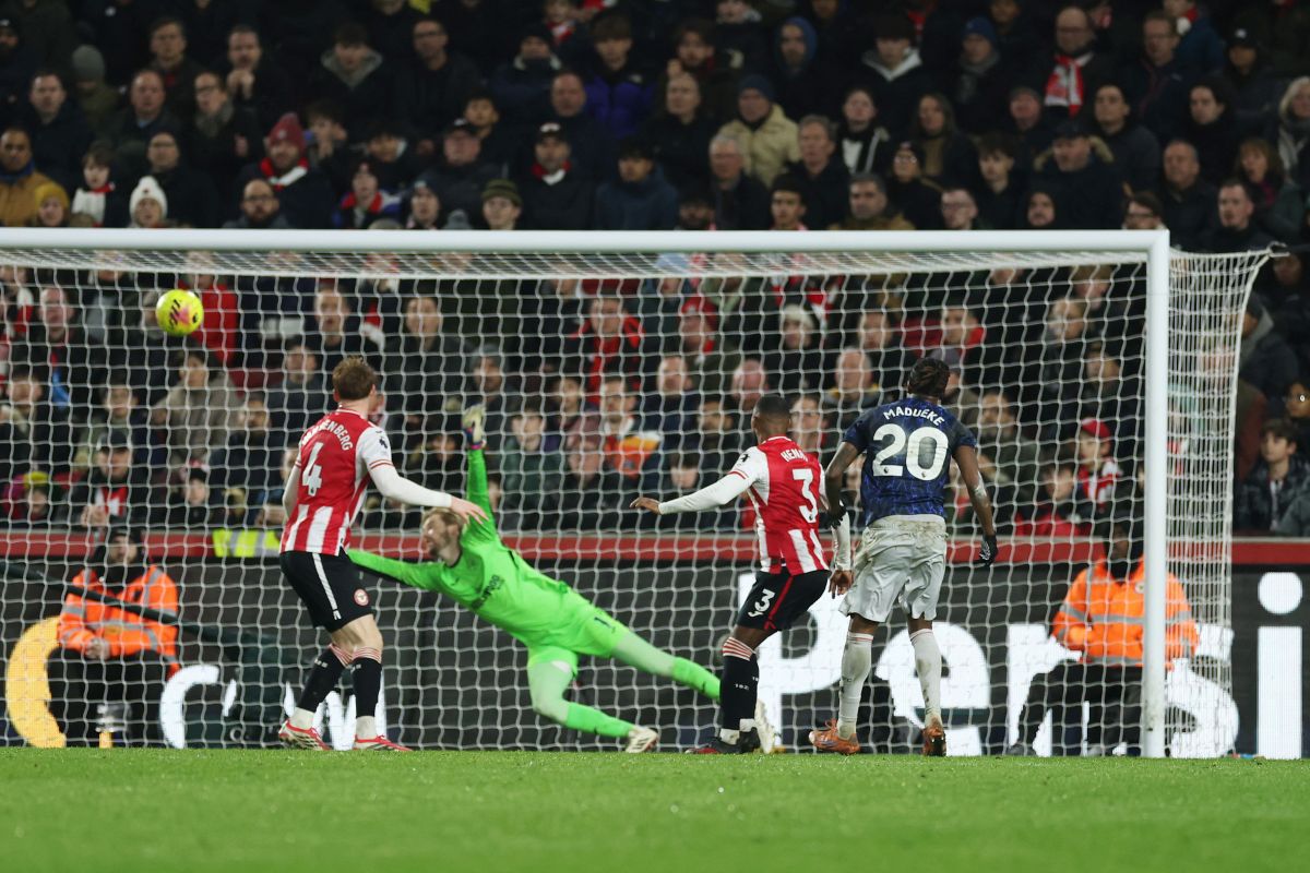 Arsenal se încurcă, City se apropie! Avantaj tot mai fragil pentru „tunari” în fruntea Premier League