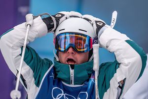 Doi sportivi au avut același punctaj la concursul de schi acrobatic, însă doar unul a câștigat medalia de aur! Care e explicația