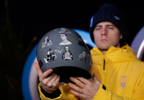 Casca purtată de Vladyslav Heraskevych, sportivul ucrainean de skeleton care l-a desființat pe Andrea Pirlo