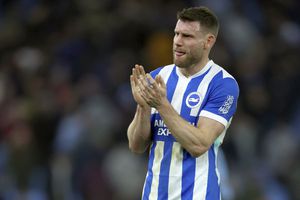 Eternul James Milner » Introdus pe teren de antrenorul cu 7 ani mai tânăr, a scris istorie în Premier League