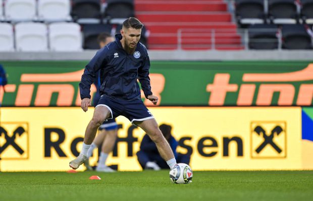 Atacantul cu 45 de selecții la națională a fost prezentat în Superliga