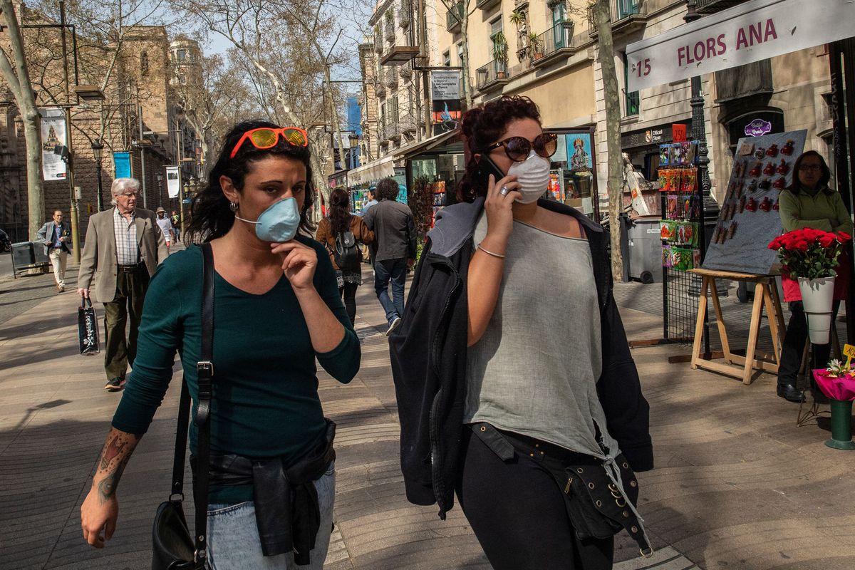 El Pais publică o dezbatere de proporții: cu sau fără mască? Soluția extremă adoptată de Coreea de Sud, cum s-au înspăimântat chinezii în Italia + ce capcană acuză Europa