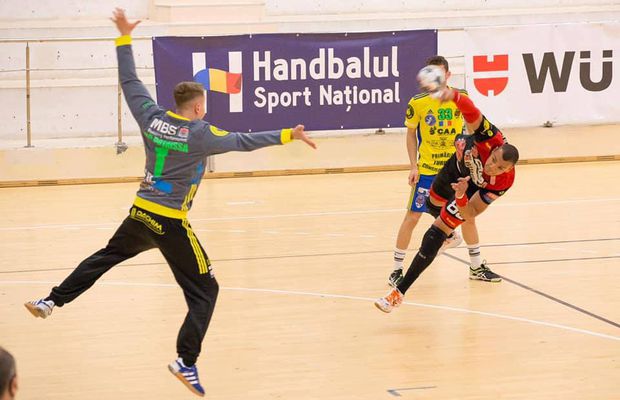 Dinamo a făcut scor cu Turda, Steaua și Minaur victorii în deplasare » Federația ar putea îngheța campionatul