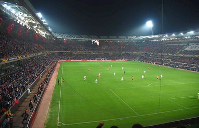 FOTO Entuziasm sau inconștiență? Imaginiile serii vin din Turcia: Fanii lui Bașakșehir au luat cu asalt arena, în ciuda pandemiei de coronavirus