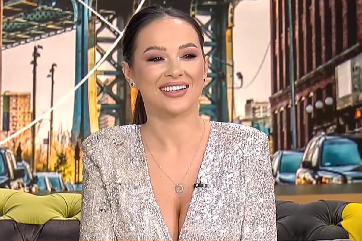 Fotografia cu Denis Alibec la bustul gol care a pus-o pe Vlăduța Lupău în dificultate: „E ăsta care-a plecat acum, nu? Dennis Man?”