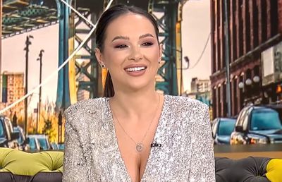 Fotografia cu Denis Alibec la bustul gol care a pus-o pe Vlăduța Lupău în dificultate: „E ăsta care-a plecat acum, nu? Dennis Man?”