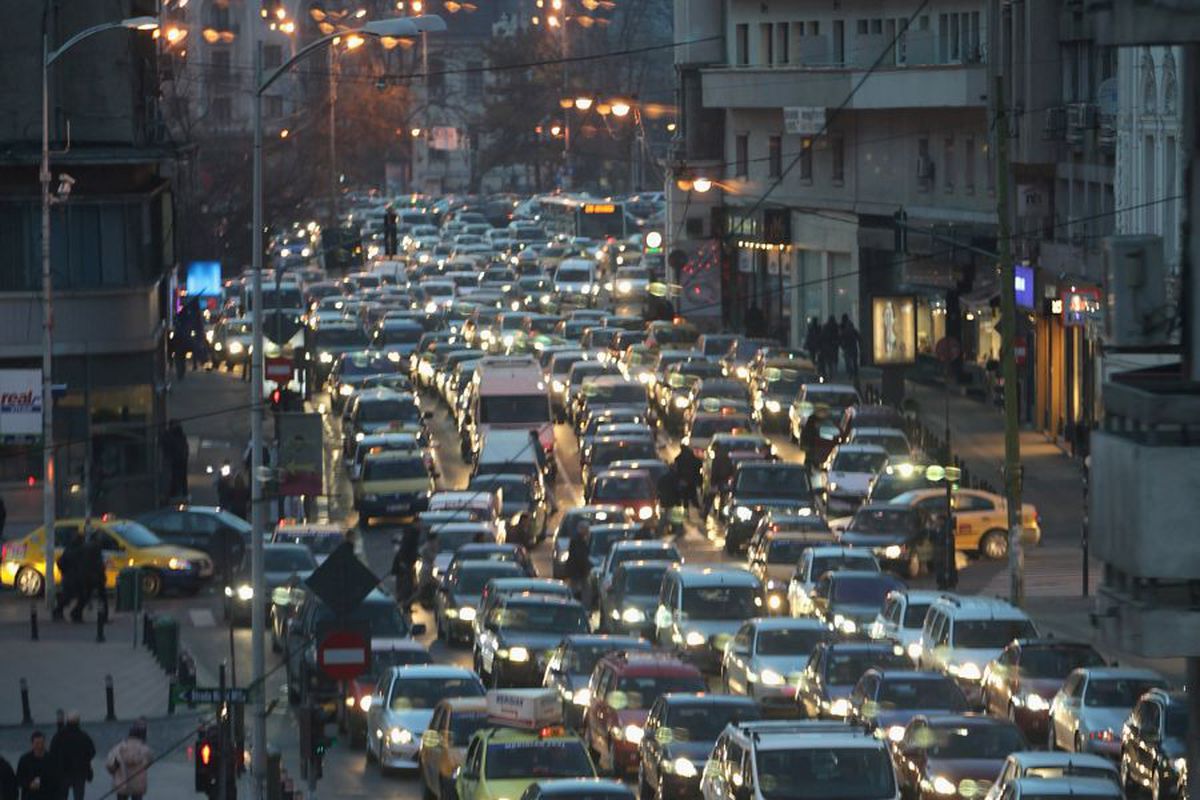 Traficul sufocant din București - imagini surprinse de agenții