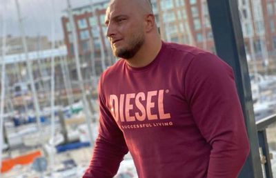 Raul Cătinaș, derapaj suburban pe Facebook: „Lepră împuțită, îți scot vaccinul pe ochi!”