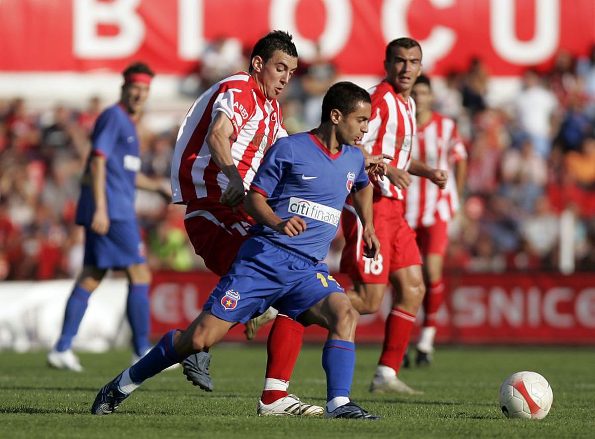 FOTO El e singurul „supraviețuitor” de la ultimul meci UTA - FCSB jucat la Arad » Cum arătau echipele atunci