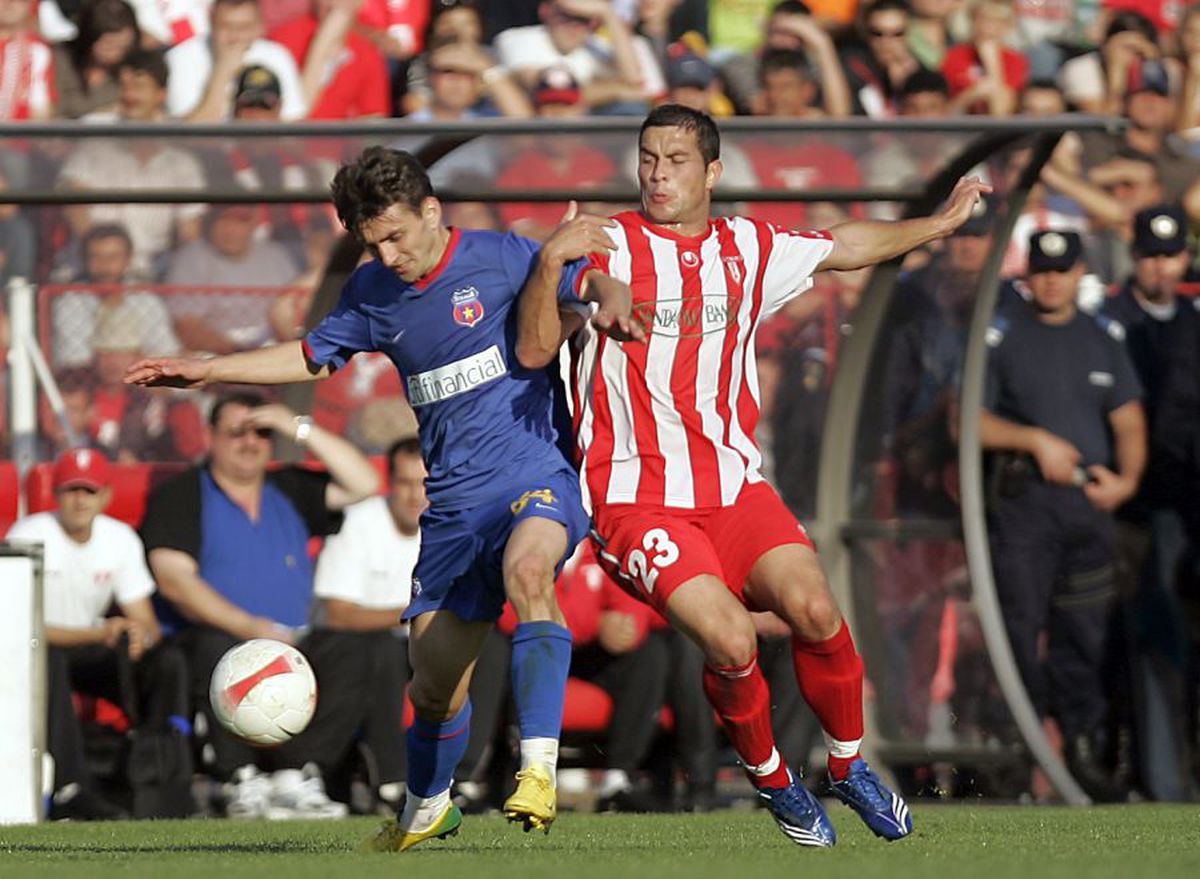 FOTO El e singurul „supraviețuitor” de la ultimul meci UTA - FCSB jucat la Arad » Cum arătau echipele atunci