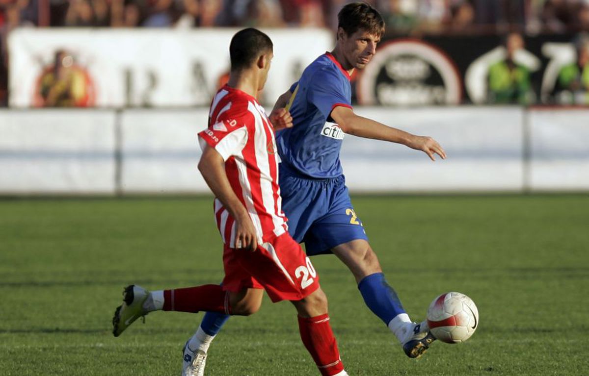 FOTO El e singurul „supraviețuitor” de la ultimul meci UTA - FCSB jucat la Arad » Cum arătau echipele atunci