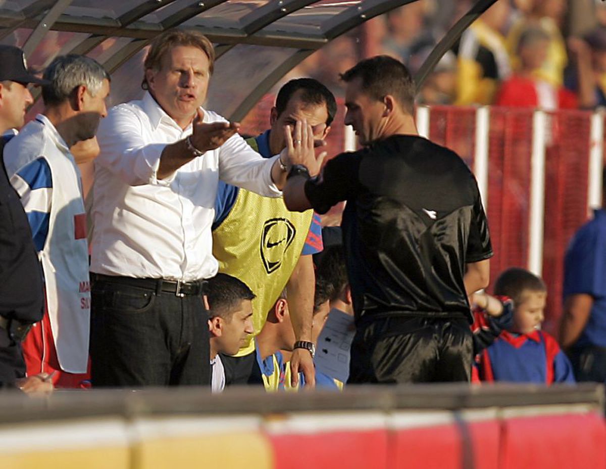 FOTO El e singurul „supraviețuitor” de la ultimul meci UTA - FCSB jucat la Arad » Cum arătau echipele atunci