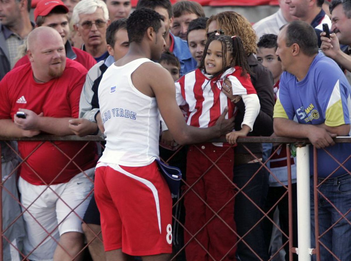 FOTO El e singurul „supraviețuitor” de la ultimul meci UTA - FCSB jucat la Arad » Cum arătau echipele atunci