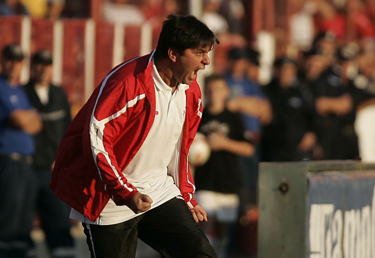 FOTO El e singurul „supraviețuitor” de la ultimul meci UTA - FCSB jucat la Arad » Cum arătau echipele atunci