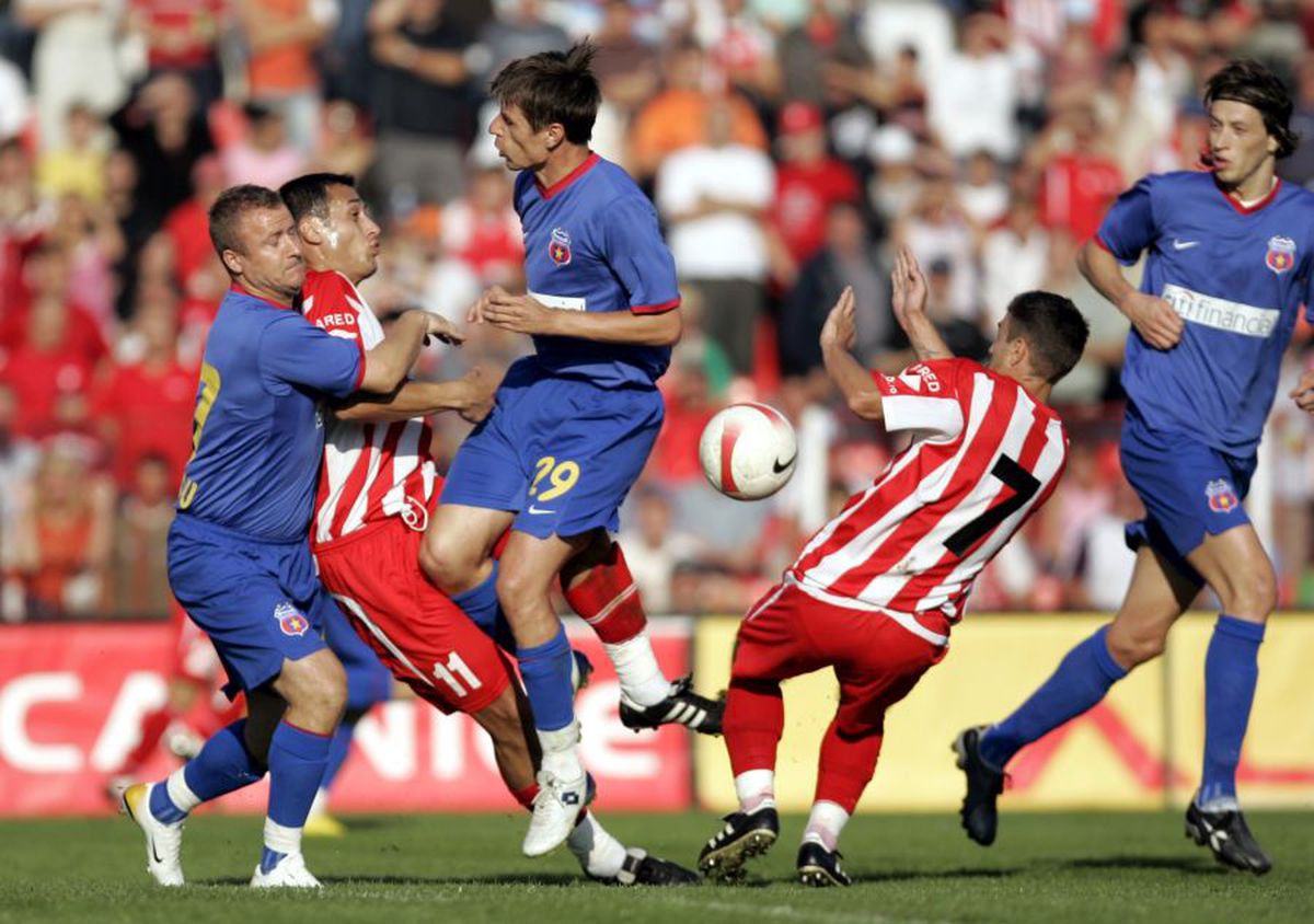 FOTO El e singurul „supraviețuitor” de la ultimul meci UTA - FCSB jucat la Arad » Cum arătau echipele atunci