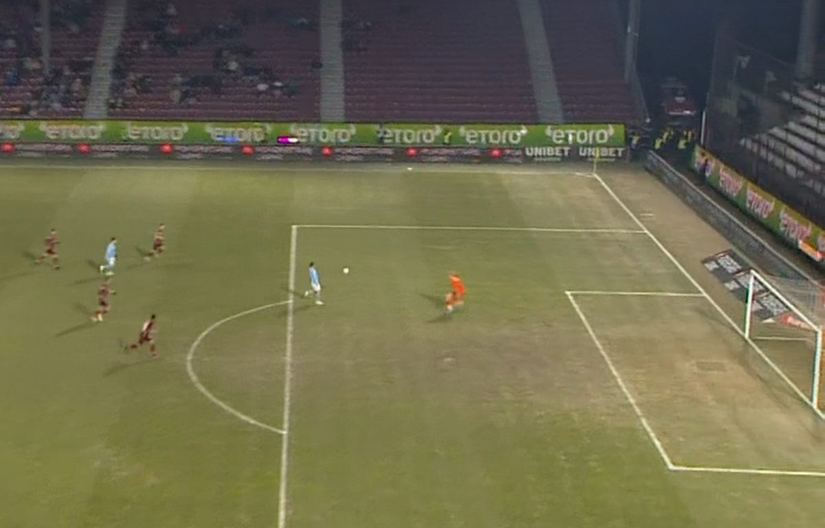 Eroare monumentală în apărarea lui CFR Cluj » Rar vezi așa ceva!