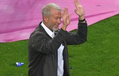 Mutu, poveste spumoasă cu Giovanni Becali și Roman Abramovich: „Îmi era rușine. M-am aruncat după panourile publicitare și mă gândeam «Mamă, poate îl iau ăștia acum»”