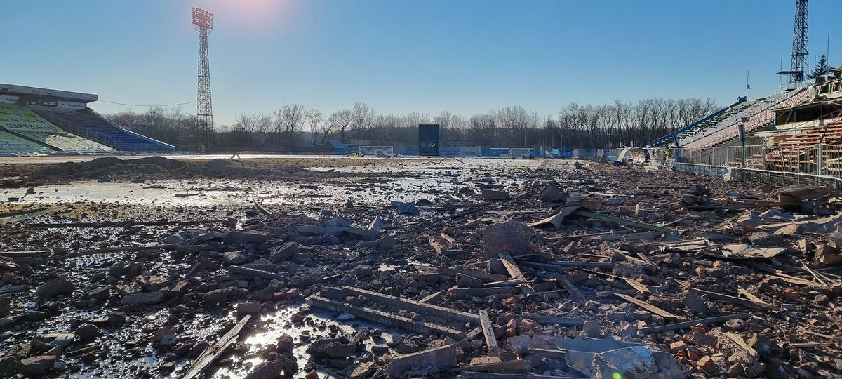 Stadion Chernihiv bombardat