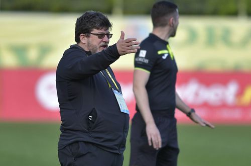 Cristian Pustai (54 de ani), antrenorul celor de la FC Buzău, a acuzat la final maniera de arbitraj a „centralului” George Găman în eșecul suferit sâmbătă contra Concordiei Chiajna, 0-1, rezultat decisiv în stabilirea play-off-ului.