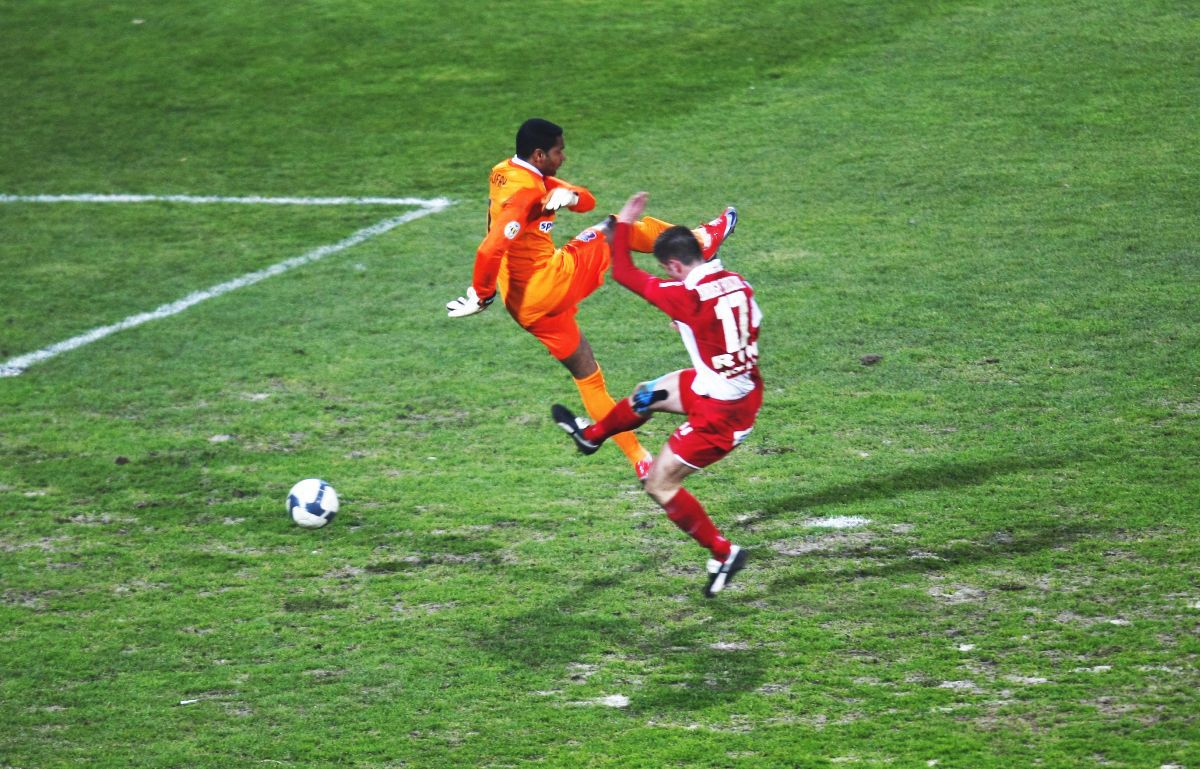 Andrei Cristea, dezvăluiri fabuloase » Ce primă pregătise Becali pentru meciul cu Middlesbrough + Cum se războia cu Copos: „Luau Gazeta, o citeau, apoi măreau suma”