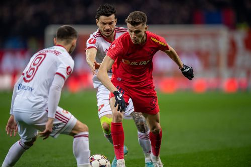 Basarab Panduru și Viorel Moldovan, foștii internaționali și în prezent analiști TV, au dat pronosticuri în privința clasamentului de la sezonul play-off-ului.