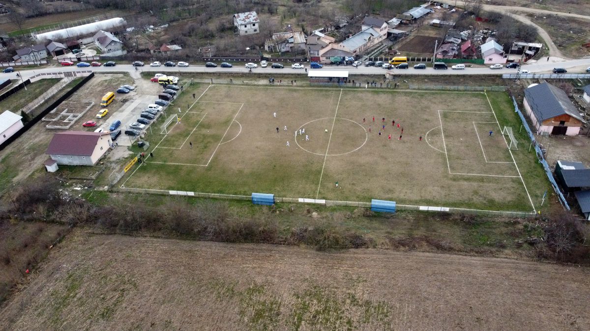 Familia lui Valentin Mihăilă are o echipă în liga a cincea din Dâmbovița » Buffon cu muștar și grataragiul Nelu: „De aici nu pleacă nimeni nepăcălit!”
