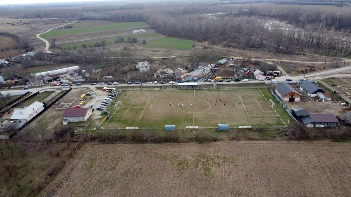 Familia lui Valentin Mihăilă are o echipă în liga a cincea din Dâmbovița » Buffon cu muștar și grataragiul Nelu: „De aici nu pleacă nimeni nepăcălit!”