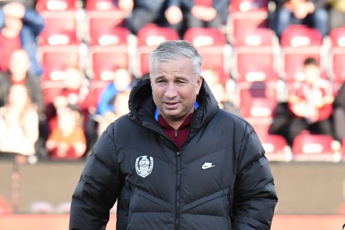 Dan Petrescu (55 de ani), antrenorul campioanei României, CFR Cluj, a vorbit despre interesul clujenilor pentru brazilianul Jo (35 de ani), fotbalist care are în CV echipe precum CSKA Moscova, Manchester City, Everton sau Galatasaray. 
Foto: Imago