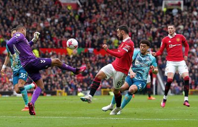 Spectacol fără goluri între „diavoli” și „sfinți” » United s-a încurcat acasă cu ultima clasată