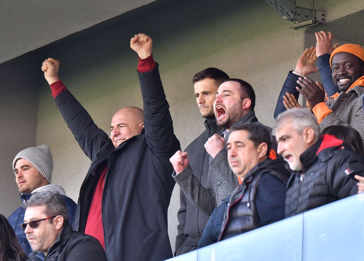 Bucuria fanilor și jucătorilor lui Dinamo după calificarea în play-off // FOTO: Cristi Preda