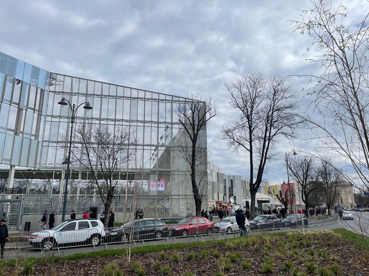 Două prezențe surpriză pe „Arcul de Triumf” » Cine a venit să o susțină pe Dinamo