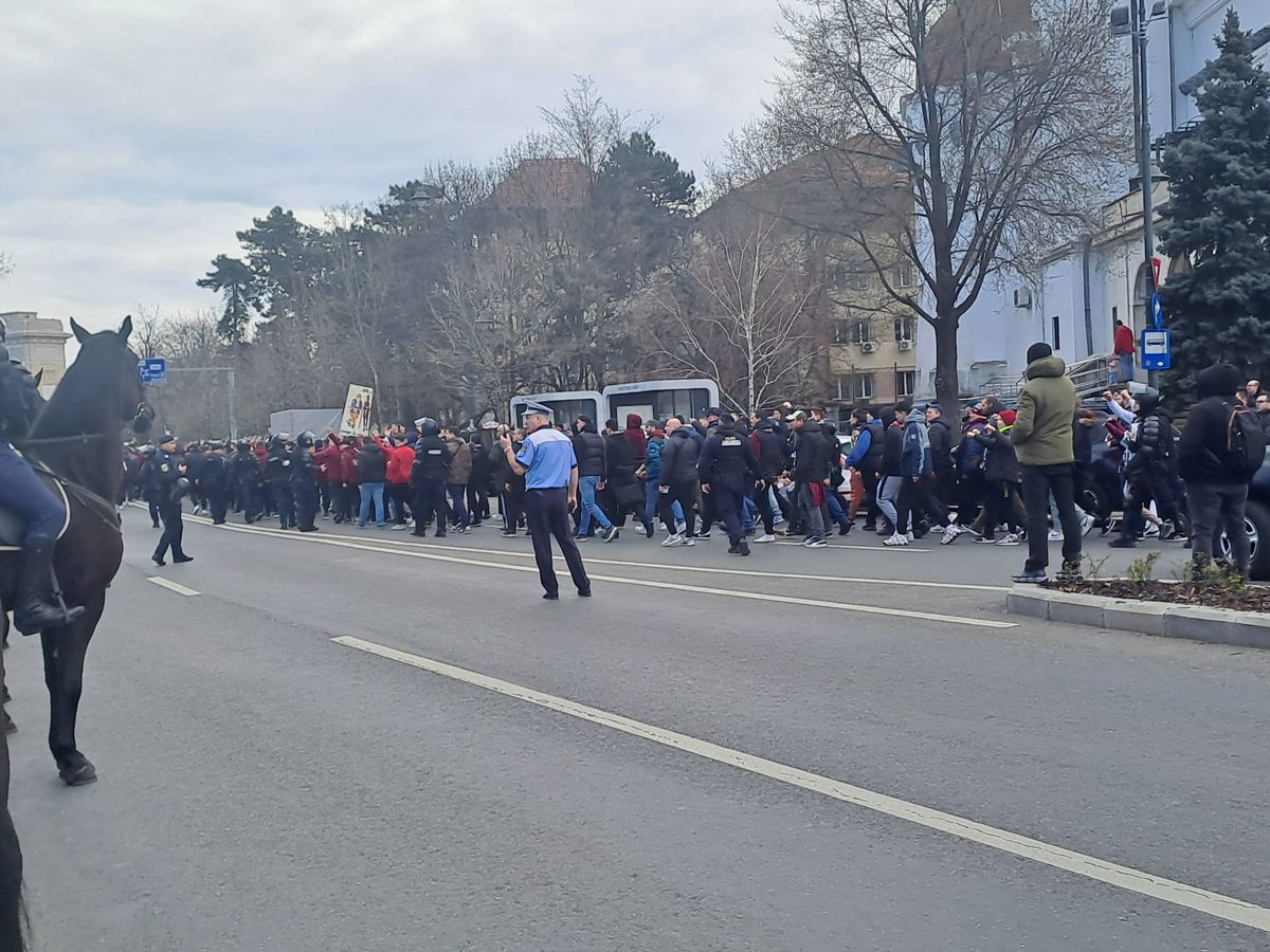 Dinamo - Poli Timișoara, meci