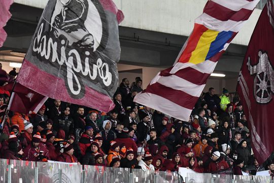 După Farul - Rapid 2-1, Victor Angelescu, finanțatorul alb-vișiniilor, a spus că jocul echipei sale nu-i dă speranțe că ar putea lupta la titlu, contrar așteptărilor galeriei.