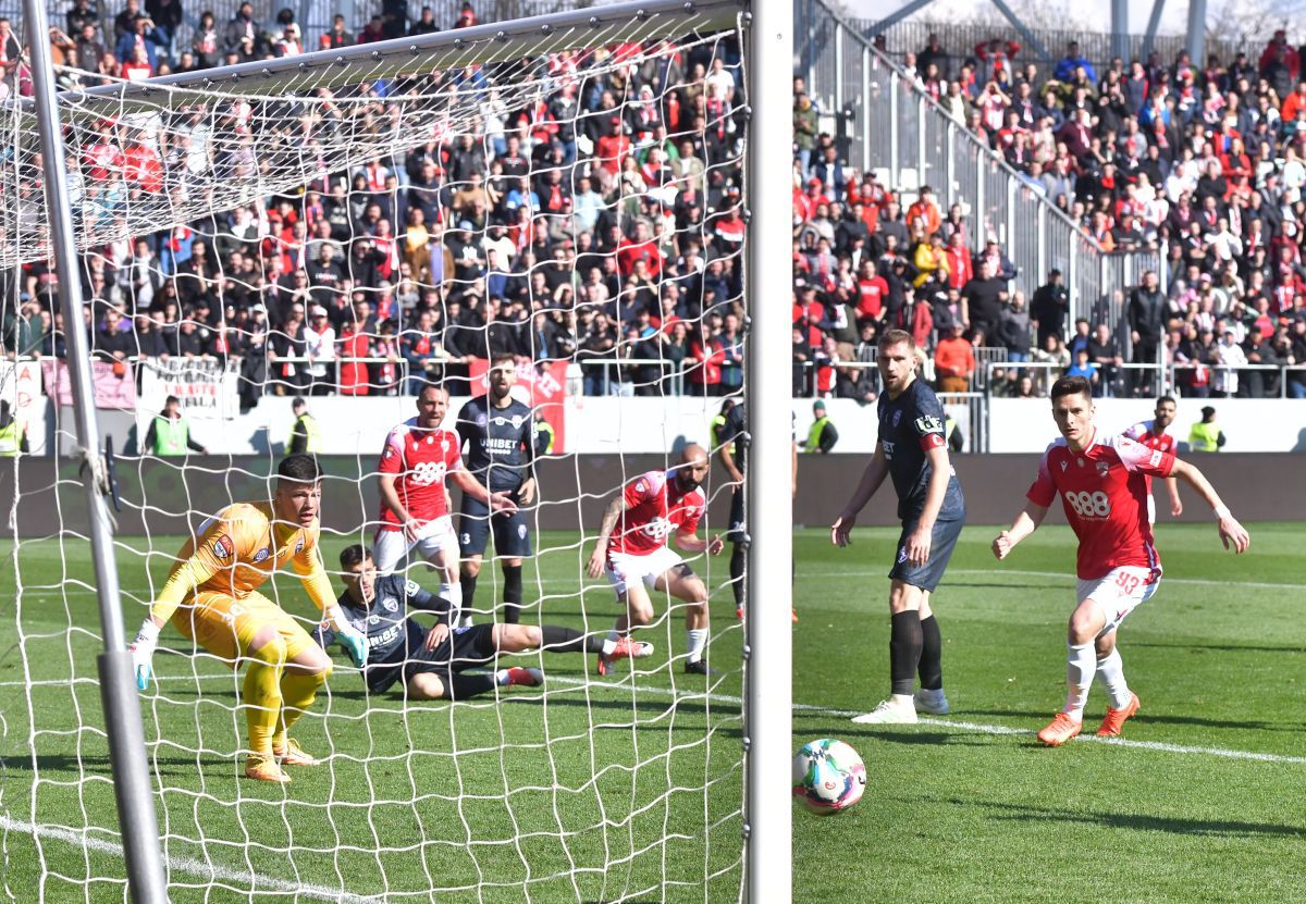 Două prezențe surpriză pe „Arcul de Triumf” » Cine a venit să o susțină pe Dinamo